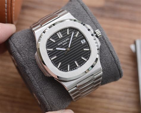 patek philippe nautilus schwarz